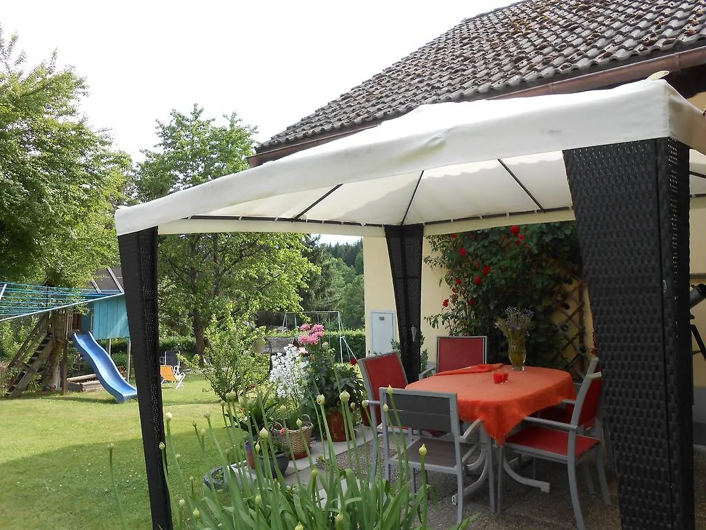 Ferienwohnung Gross غرافناو ألمانيا